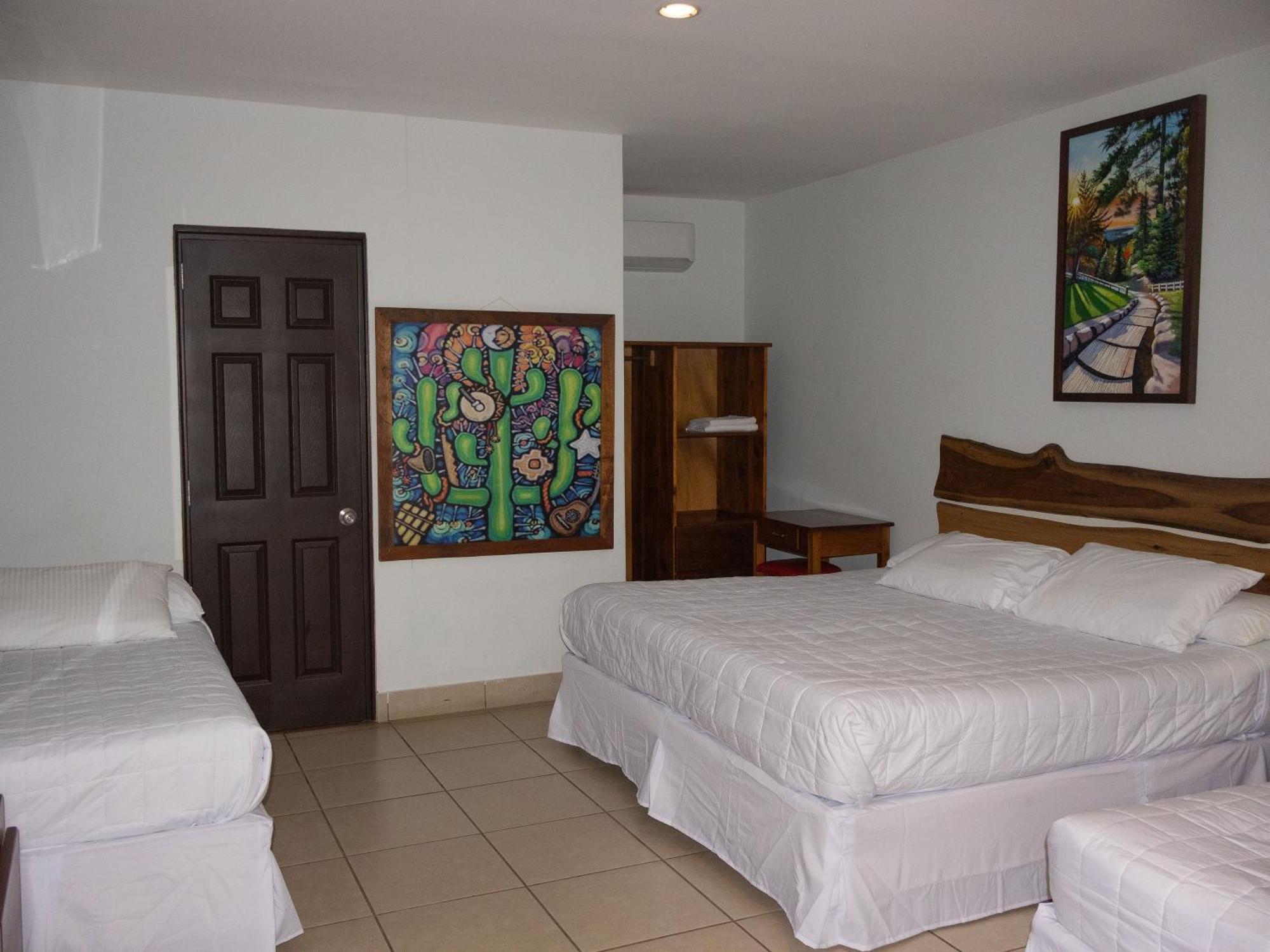 Hotel Leon Inn Екстер'єр фото