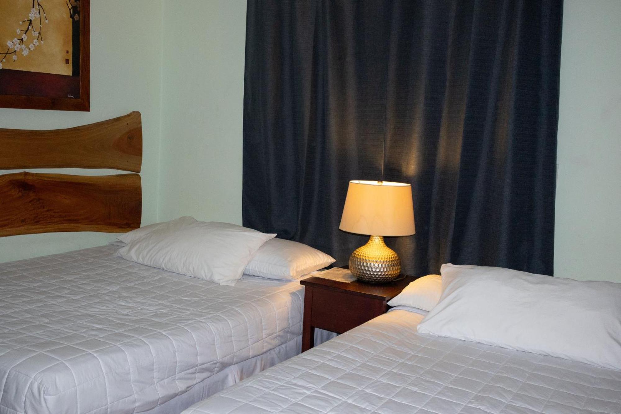 Hotel Leon Inn Екстер'єр фото